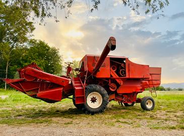 N°2 mietitrebbia laverda m100