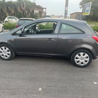 Opel corsa 1.2 benzina gpl anno 2013