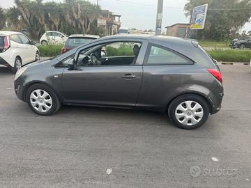 Opel corsa 1.2 benzina gpl anno 2013