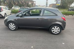 Opel corsa 1.2 benzina gpl anno 2013