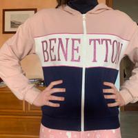 Giacchetta senza tasche con cappuccio. Benetton