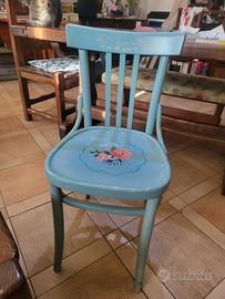 Sedia Vintage in Legno Azzurro Polvere con Decoro