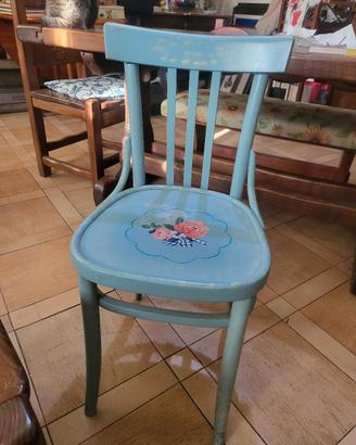 Sedia Vintage in Legno Azzurro Polvere con Decoro