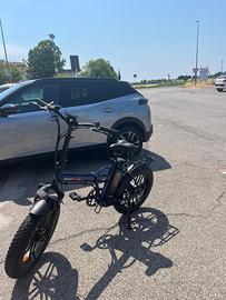 Bici a pedalata assistita/ elettrica