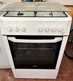 Cucina a gas Beko + forno elettrico