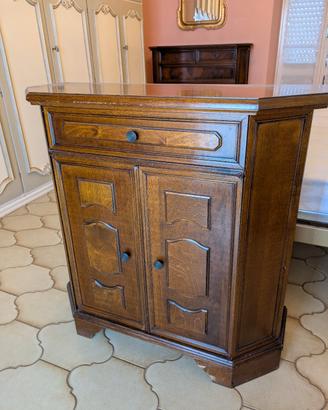 Credenzino in Arte Povera 