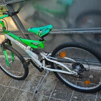 Bicicletta MTB 24" per ragazzi in buone condizioni