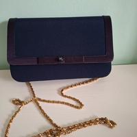 Pochette blu elegante di Rebecca Molenaar 