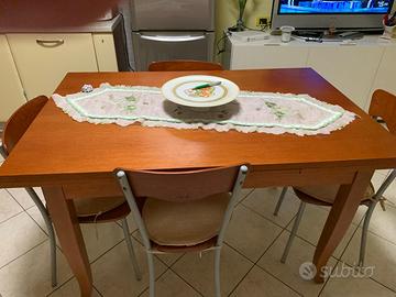 cucina completa  di tavolo e  4 sedie