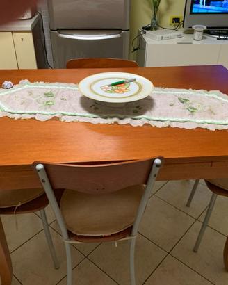 cucina completa  di tavolo e  4 sedie