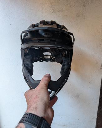 casco Bell mentoniera rimovibile 