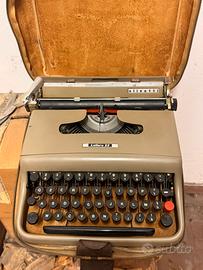 Macchina da scrivere Olivetti lettera 22