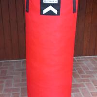 Sacco per boxe 32 kg. Declathon con guantoni 