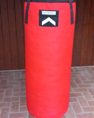 Sacco per boxe 32 kg. Declathon con guantoni 