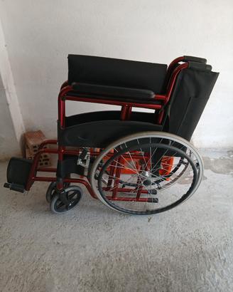 Sedia a rotelle pieghevole