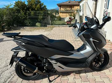 Honda forza 300