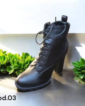 Stivaletto corto con tacco lacci nero N.37