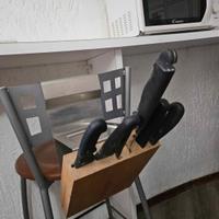 CEPPO PORTA COLTELLI CON SUPPORTO IN ACCIAIO INOX 