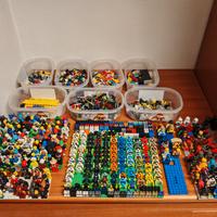 più di 200 minifigure lego 