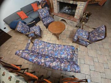 divano poltrone e tavolino fine 900