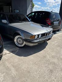 BMW 730i 197 cv E32