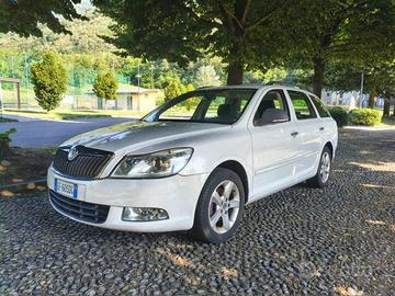 SKODA Octavia 1.6 TDI CR F.AP. Wagon Comfort