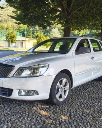 SKODA Octavia 1.6 TDI CR F.AP. Wagon Comfort