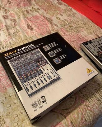 mixer Behringer Xenyx X1204USB