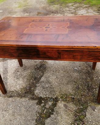 Antica scrivania in noce piemontese