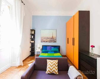 Stanza in appartamento di 150 m² a Segrate