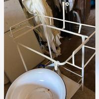 Antico mobiletto per il bagno