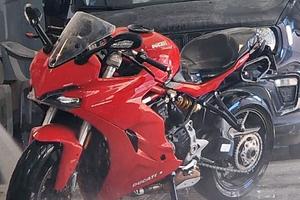 Ducati Supersport 939 + Borse