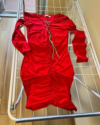 Abito aderente color rosso