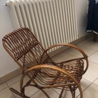 Poltroncina a dondolo di bamboo