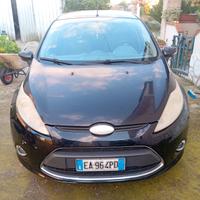 auto Ford Fiesta 