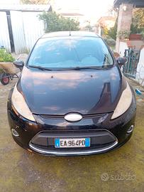 auto Ford Fiesta 