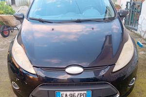 auto Ford Fiesta 