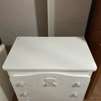 Cassettiera con bagnetto bianco in legno brillanti