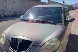 Lancia Ypsilon 1.4 del 2011 in buone condizioni