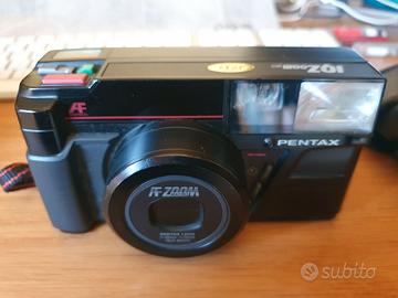 Pentax IQZoom con custodia originale