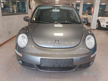 Volkswagen New Beetle 1.6 Cabrio adatta a neopaten