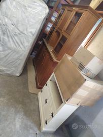 mobili sala TV e piattaia 