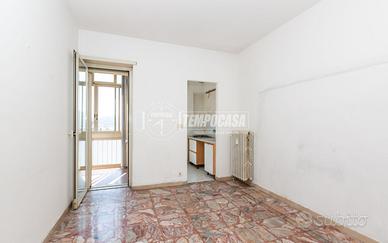 AMPIO BILOCALE DA RISTTRUTTURARE CON VISTA PANORAM