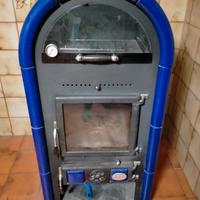 stufa a legna in ceramica con forno 