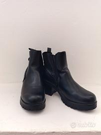 Stivaletti donna dockers