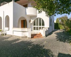Villa indipendente con giardino