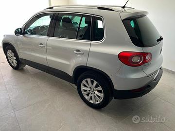 Volkswagen Tiguan 2.0 TDI DPF 4MOTION DSG Sport &