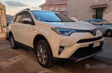 Toyota RAV4 Hybrid 2016 Allestimento Lounge
