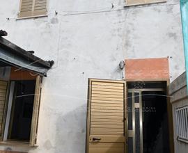 Arbus - Casa con cortile