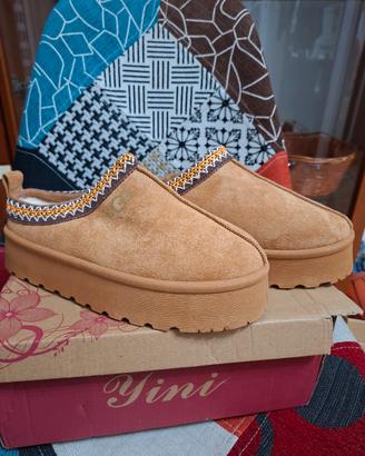 Ciabatte in stile UGG,
